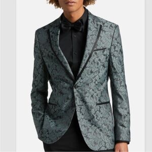 Egara Slim Fit Dinner Jacket (34) and matching Bow Tie